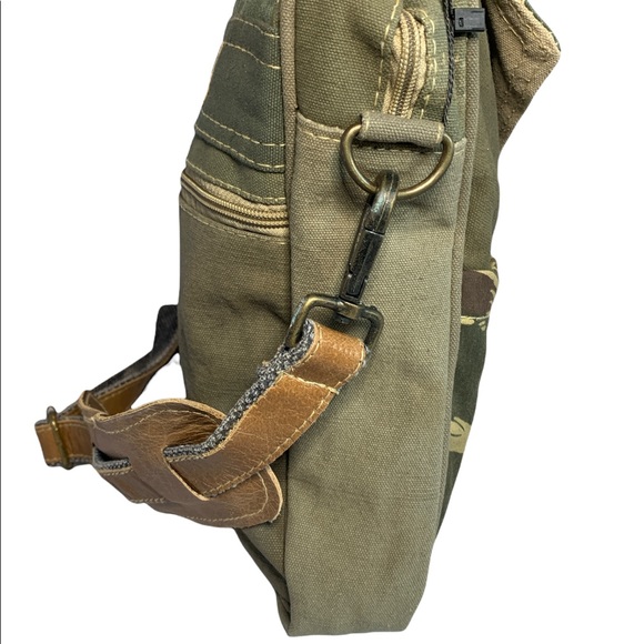 Vintage Addiction Recycled Tent Camo Crossbody Bag - Picture 5 of 9